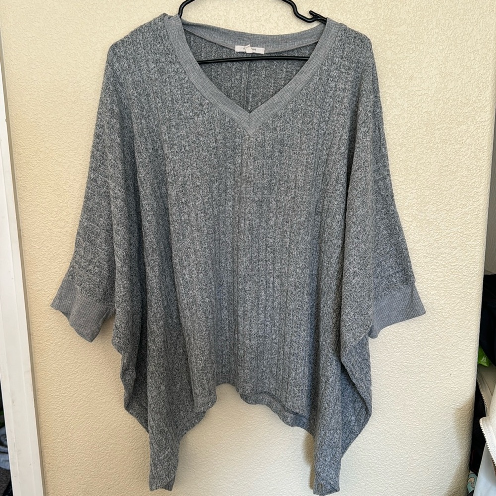 Grey Maurice’s top